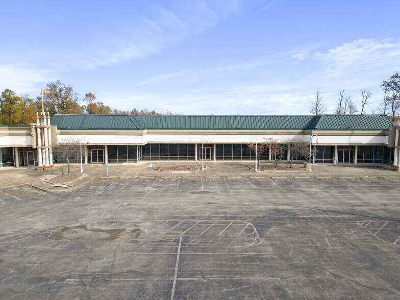 More Photos Of 1100 McArthur Rd, Jeffersonville Light Distribution For Lease