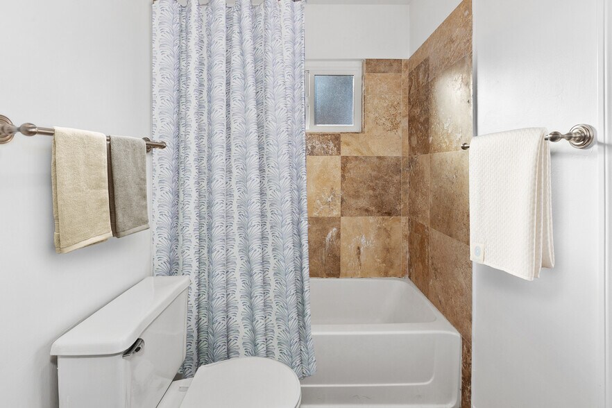 More Photos Of 1413 Hemlock Ave, Imperial Beach Apartments For Sale
