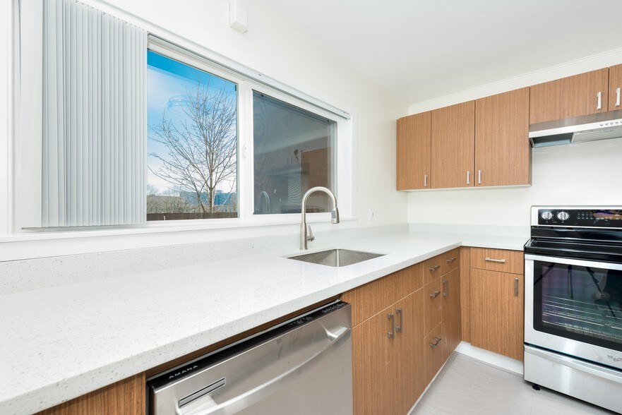 More Photos Of 3204-3212 SW 10th Ave, Portland Apartments For Sale