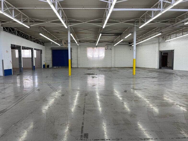 More Photos Of 800 W Milford St, Glendale Warehouse For Lease