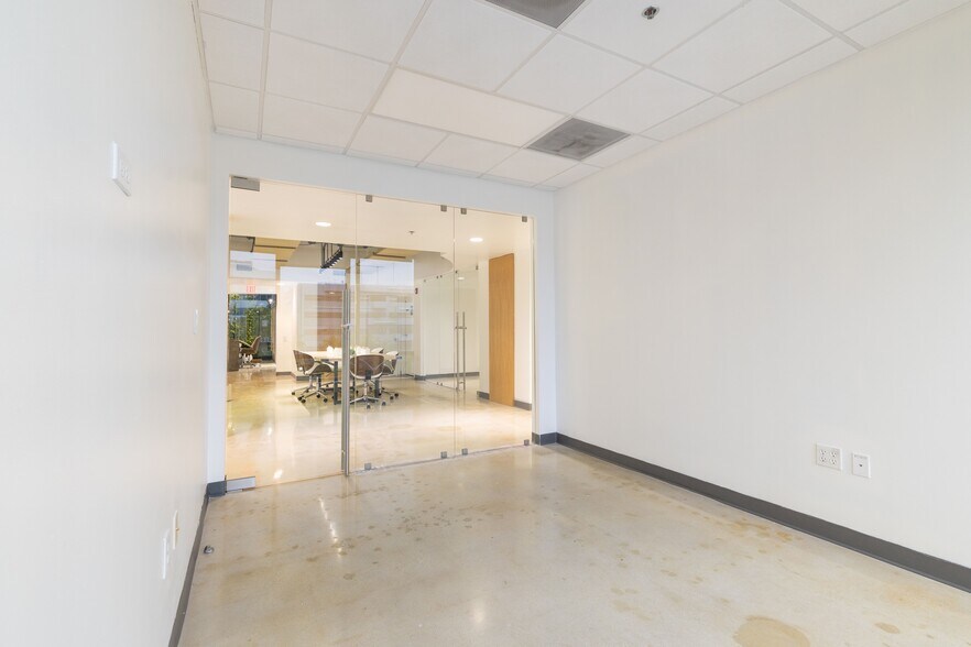 More Photos Of 1680 Meridian Ave, Miami Beach Office For Lease