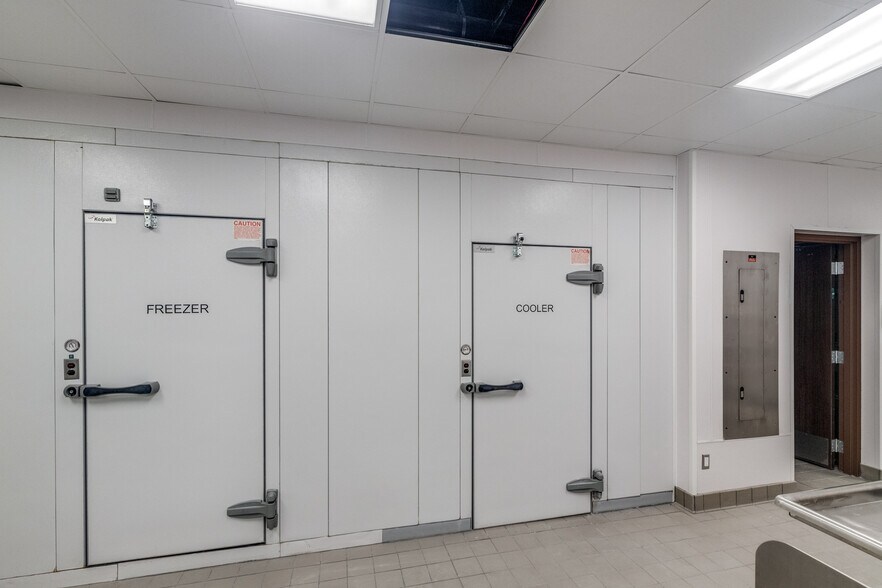 More Photos Of 6601 W University Dr, McKinney Hospital For Lease