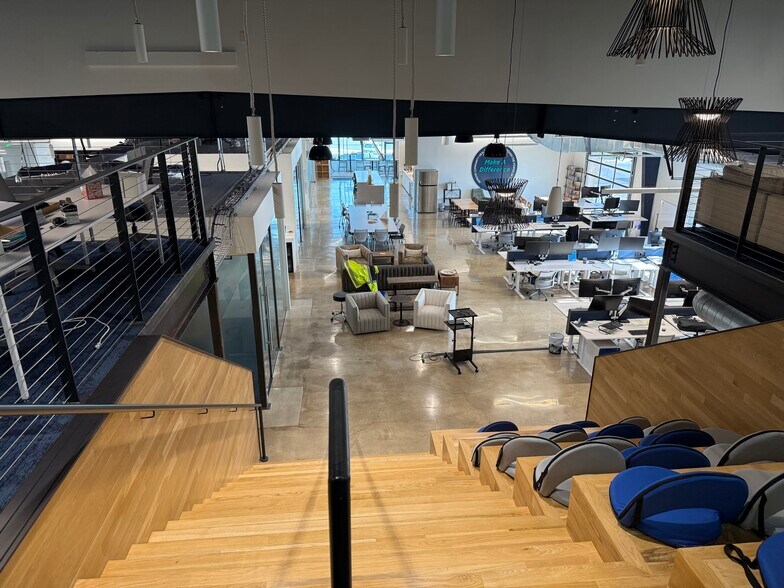 More Photos Of 2803 Manor Rd, Austin Office For Lease