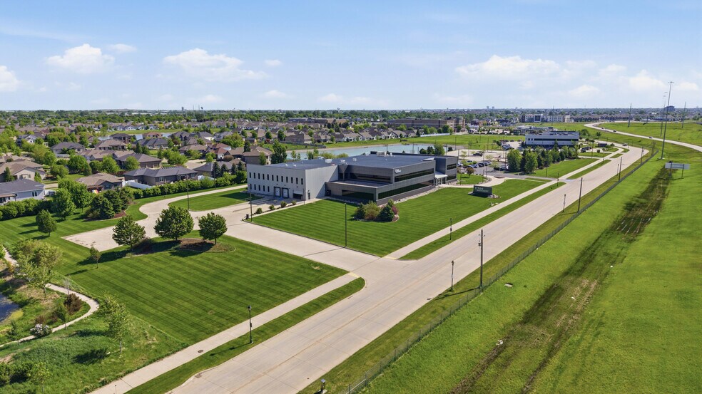 More Photos Of 644 E Beaton Dr, West Fargo Office For Lease