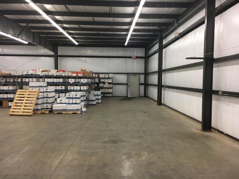 More Photos Of 4314 7th St, Moline Warehouse For Sale