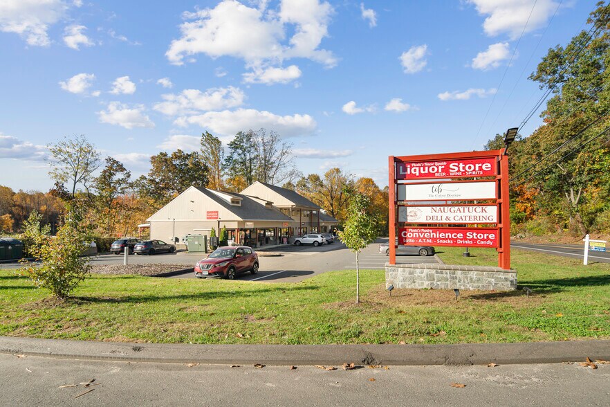 More Photos Of 909 Prospect St, Naugatuck Storefront For Sale