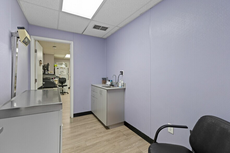 More Photos Of 5915 Belair Rd, Baltimore Veterinarian Kennel For Sale