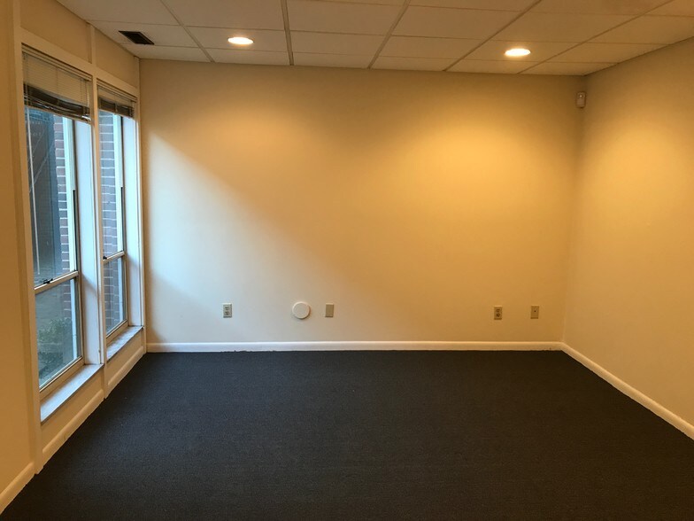 More Photos Of 1989 W 5th Ave, Columbus Office For Lease