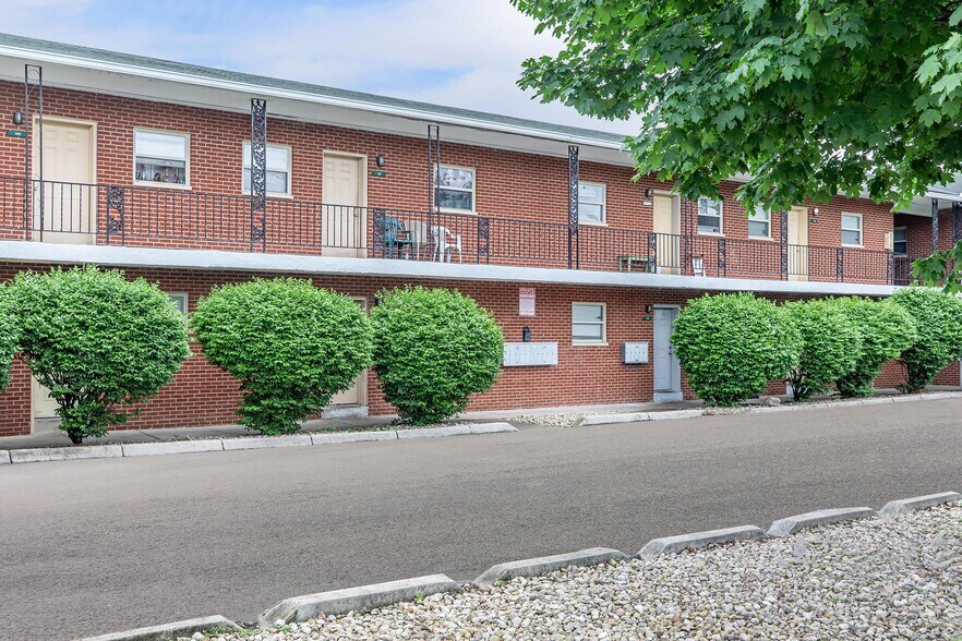 More Photos Of 32-36 Viotis Dr, Columbus Apartments For Sale