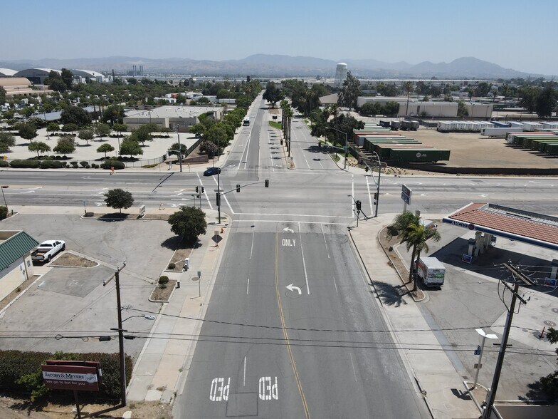 More Photos Of 25362 E 3rd St, San Bernardino Freestanding For Lease