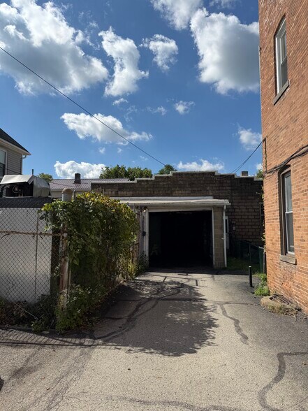 More Photos Of 1404 4th Ave, Coraopolis Warehouse For Sale