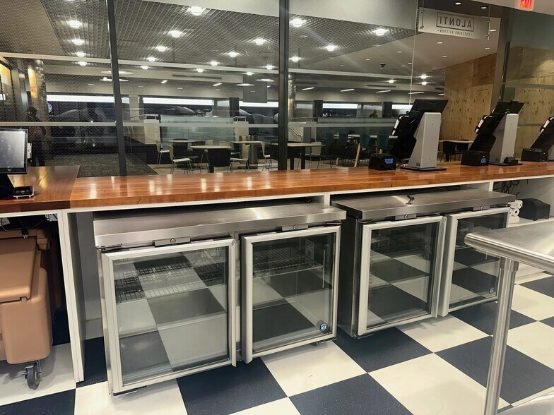 More Photos Of 1111 Louisiana St, Houston Office For Lease