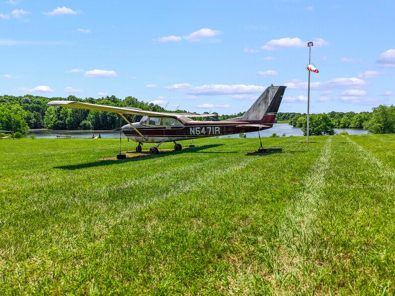 More Photos Of 249 Gilbert Rd, Mocksville Airport For Sale
