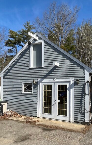 More Photos Of 406 Emerson Ave, Hampstead Office Residential For Sale