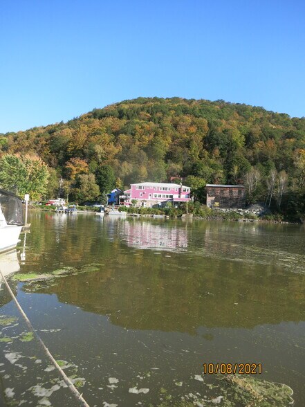 More Photos Of 7 Main St, Whitehall Marina For Sale