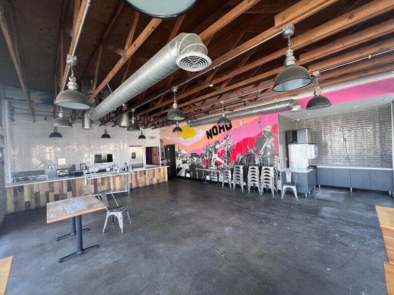 More Photos Of 12900-12906 Victory Blvd, North Hollywood Unknown For Lease