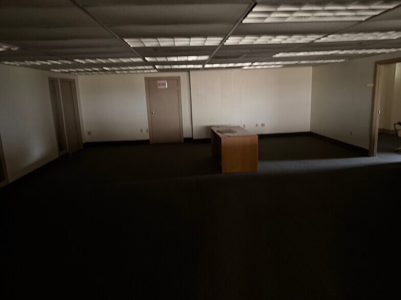 More Photos Of 2636 S Work St, Falconer Manufacturing For Lease