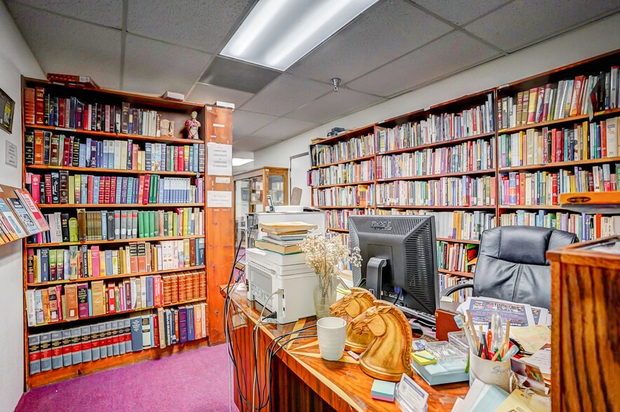 More Photos Of 950 S Central Ave, Compton Schools For Sale