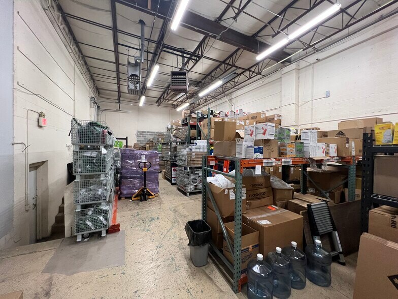 More Photos Of 6940 State Rd, Philadelphia Flex For Sale