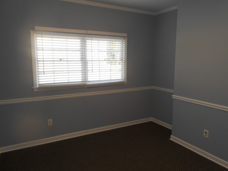 More Photos Of 3040 Briarcliff Rd, Atlanta Office For Sale