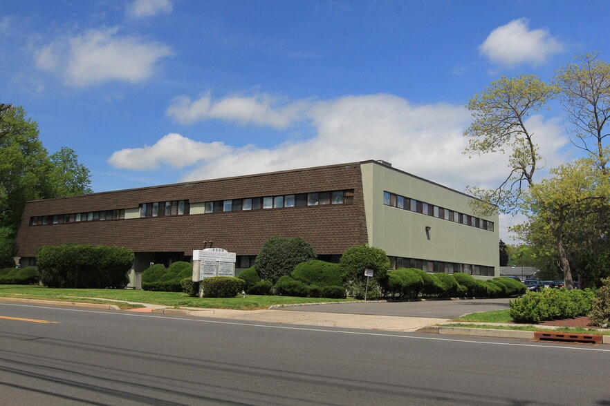 More Photos Of 2509 Park Ave, South Plainfield Office For Lease