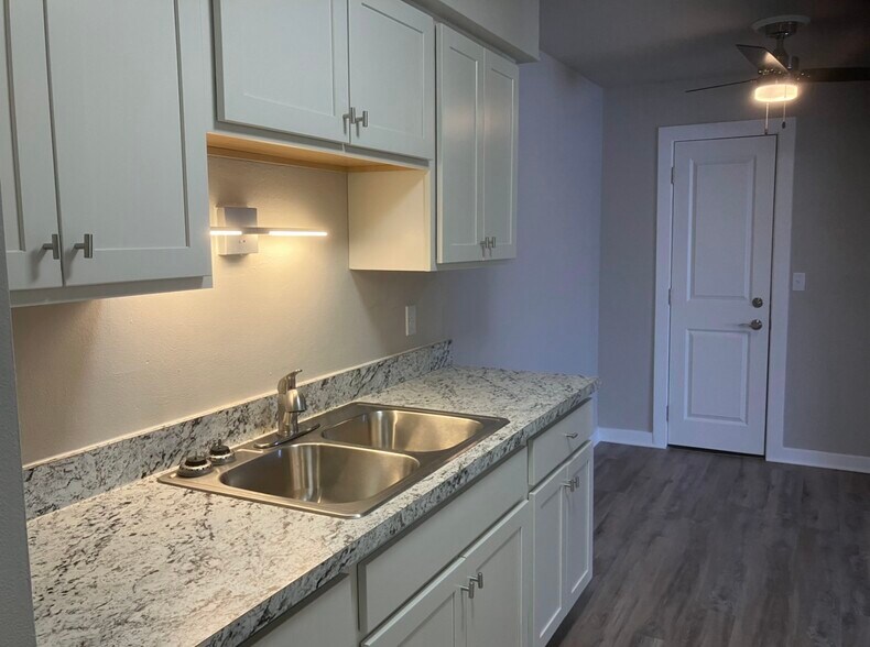 More Photos Of 415 W Fulton St, Waupaca Apartments For Sale