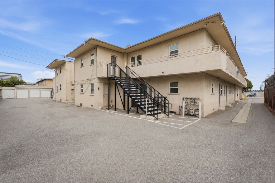 More Photos Of 3575 S Sepulveda Blvd, Los Angeles Apartments For Sale