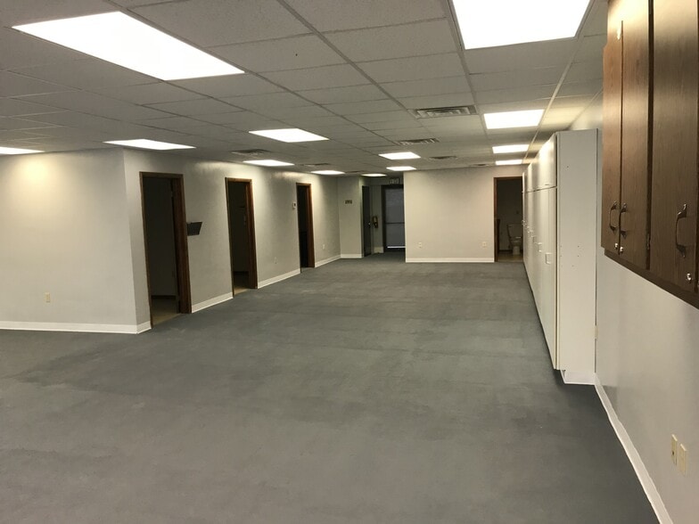 More Photos Of 206-210 Weldon St, Latrobe Office For Lease