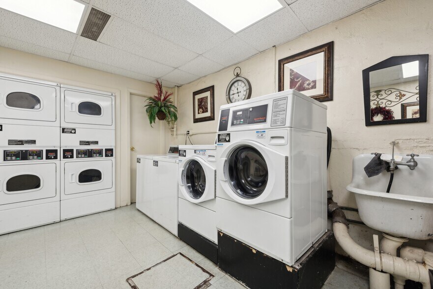 More Photos Of 504 Merrick Rd, Lynbrook Apartments For Sale