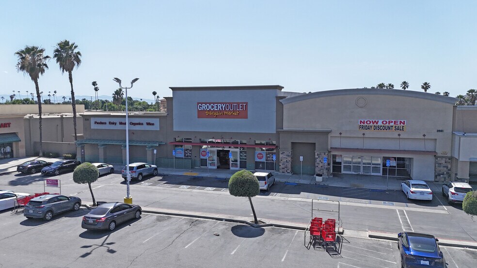 More Photos Of 3849-4033 SW Chicago Ave, Riverside Unknown For Lease