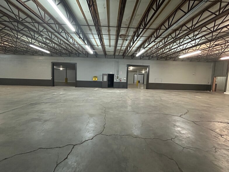 More Photos Of 4744 Singleton Station Rd, Louisville Distribution For Lease