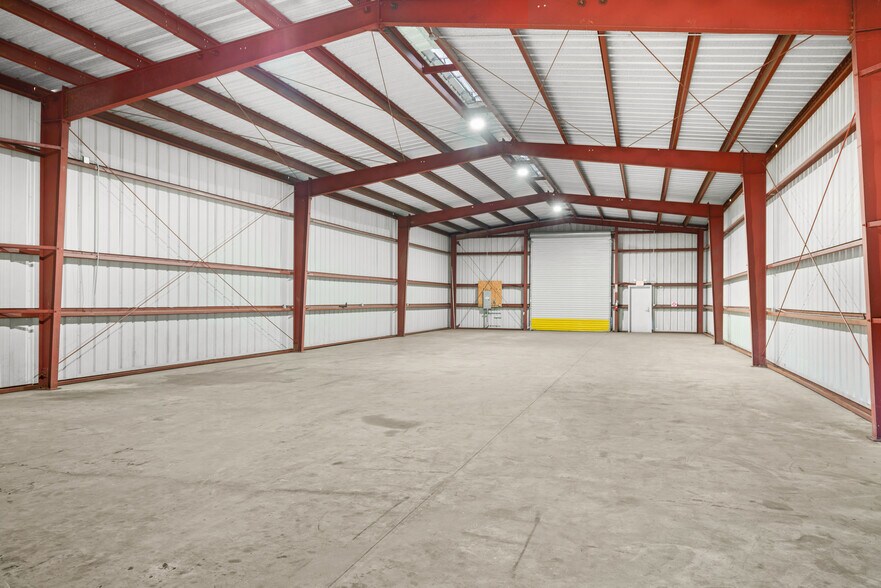 More Photos Of 5115 Hartford St, Tampa Manufacturing For Sale