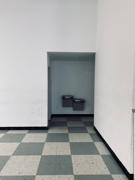 More Photos Of 5201 E Fourth Plain Blvd, Vancouver Unknown For Lease