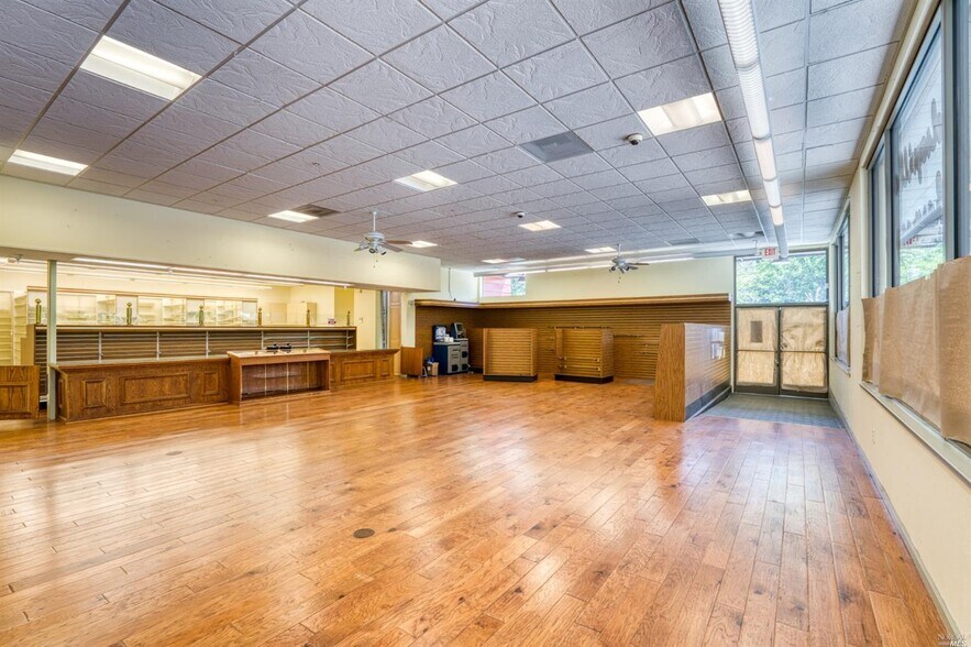More Photos Of 3720 Main St, Kelseyville Drugstore For Sale