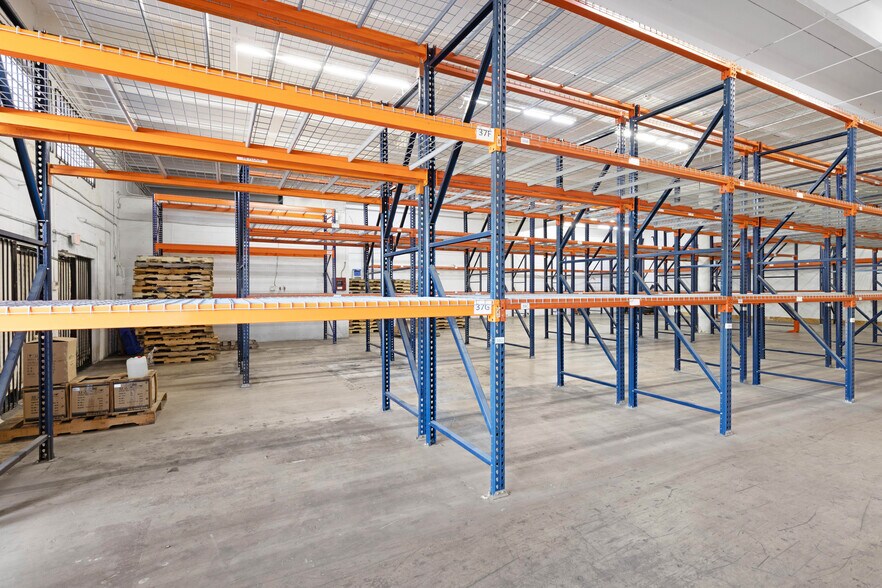 More Photos Of 5501-5595 NW 74th Ave, Miami Warehouse For Lease