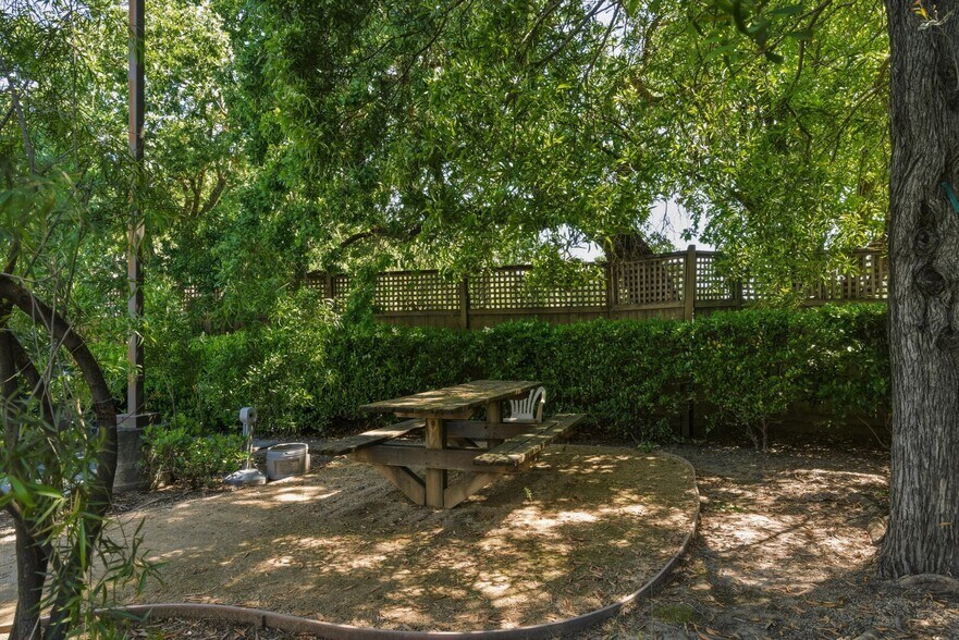More Photos Of 1550 Airport Blvd, Santa Rosa Office For Lease