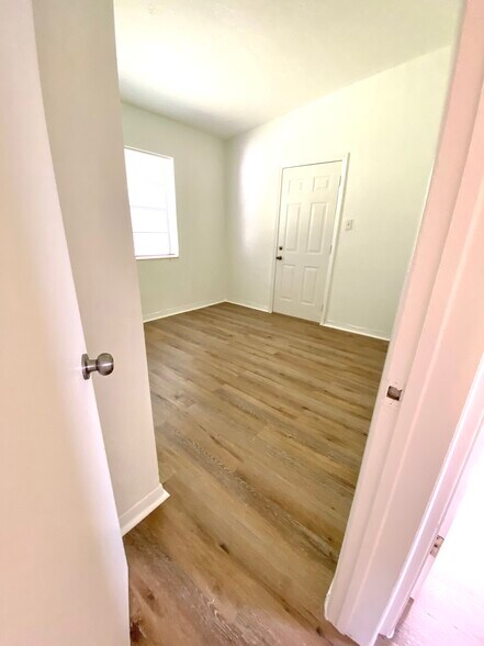 More Photos Of 1985 31st Ave, Vero Beach Office For Sale