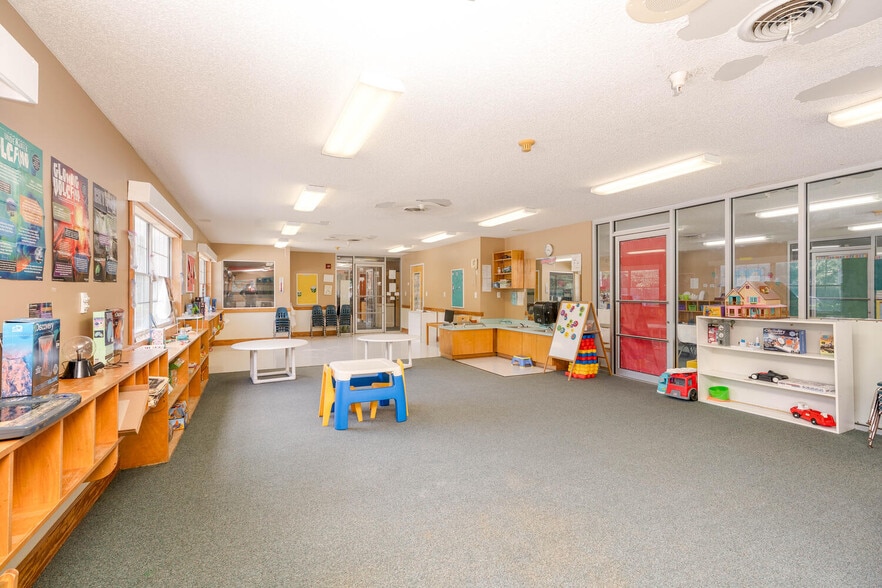 More Photos Of 2081 Mesa Valley Way, Austell Specialty For Sale