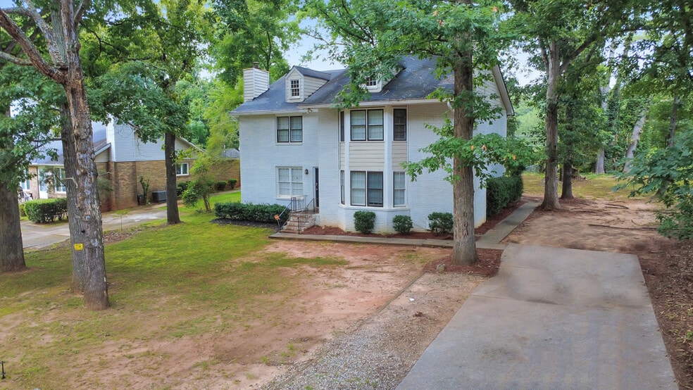 More Photos Of 2611 Golfview Ter SE, Conyers Multifamily For Sale