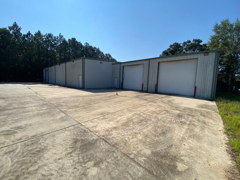 More Photos Of 241 Highway 1085, Madisonville Warehouse For Lease