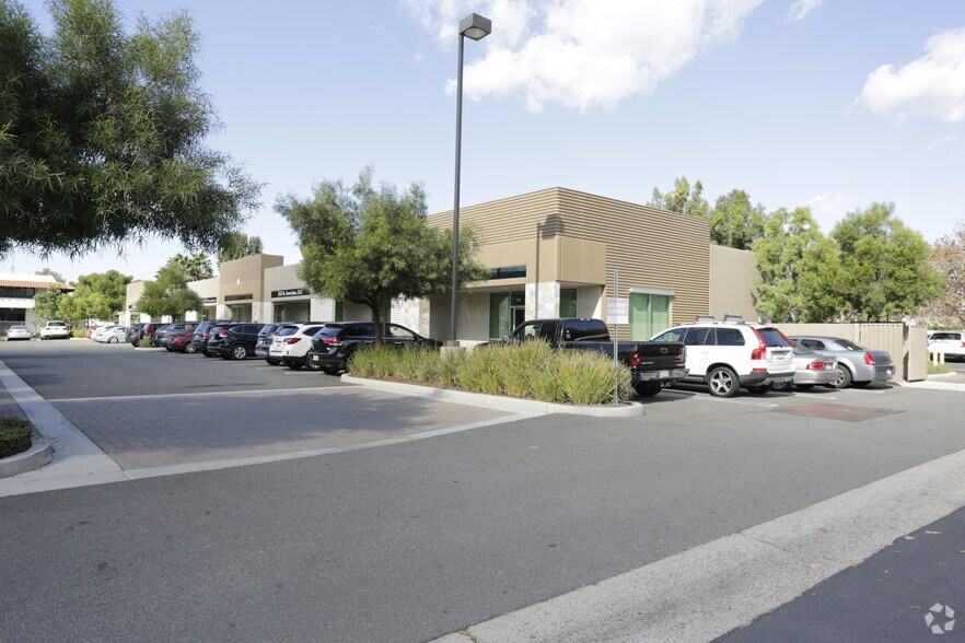 More Photos Of 603 N Parkcenter Dr, Santa Ana Unknown For Lease