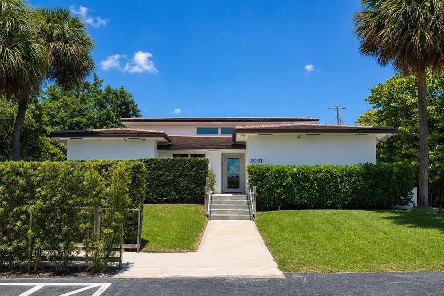 Primary Photo Of 1031 NE 165th Ter, North Miami Beach Office For Sale