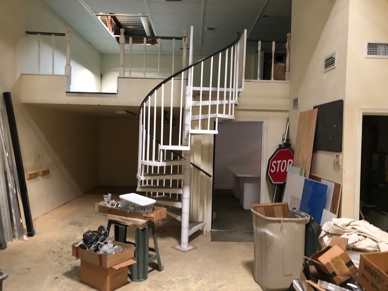 More Photos Of 311 Circle Dr, Maitland Office For Sale