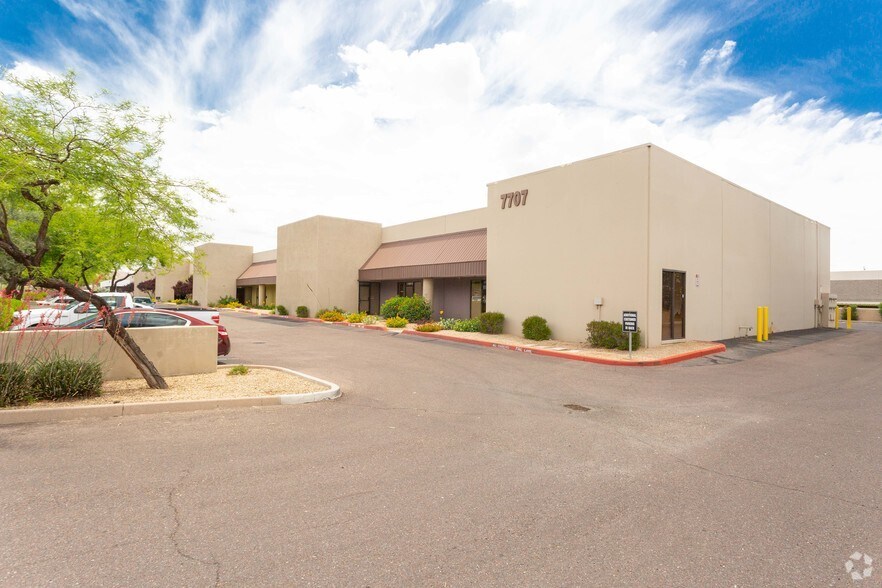 More Photos Of 7707 E Acoma Dr, Scottsdale Research And Development For Lease