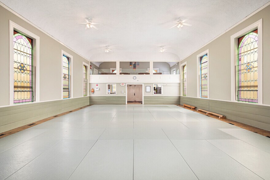 More Photos Of 206 S Main St, Romeo Freestanding For Sale