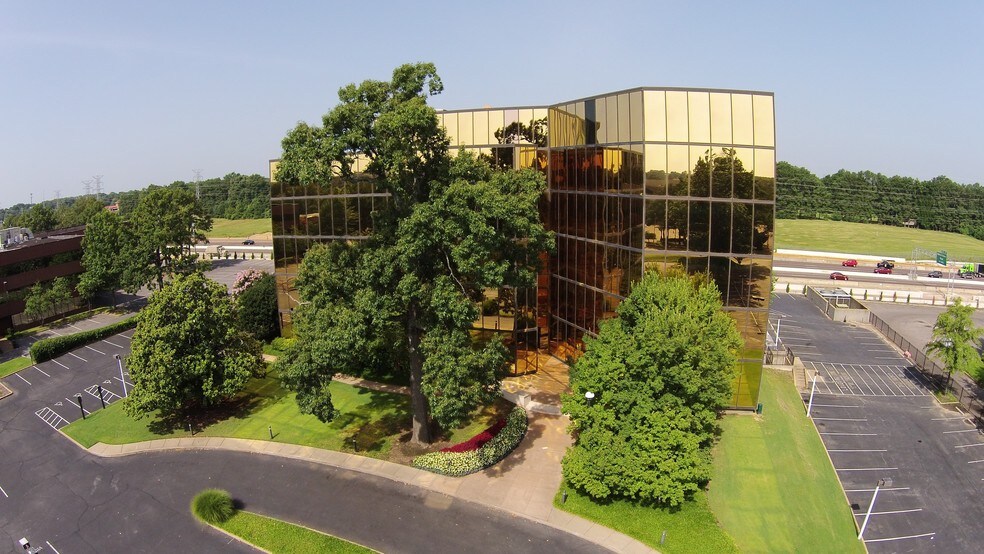 More Photos Of 855 Ridge Lake Blvd, Memphis Office For Lease