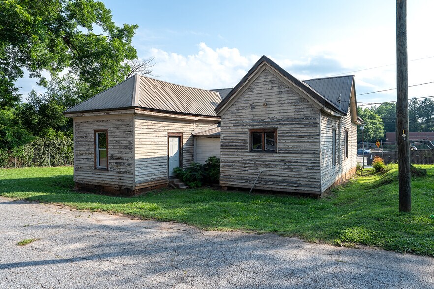 More Photos Of 524 Vine St, Athens Apartments For Sale