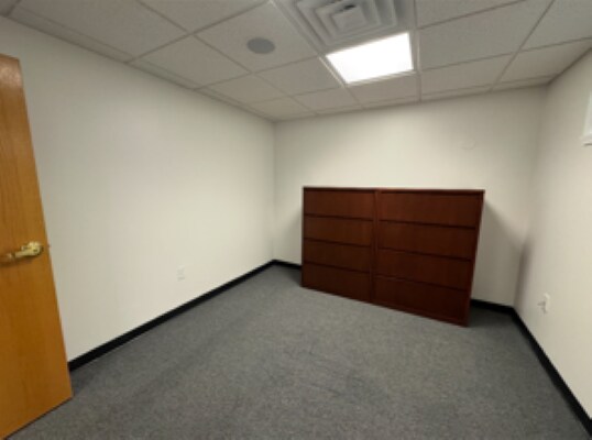 More Photos Of 901 Farmington Ave, West Hartford Medical For Lease