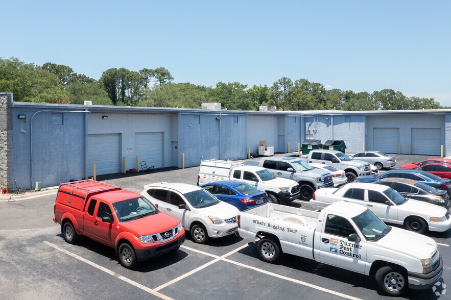 More Photos Of 8400 Baymeadows Way, Jacksonville Showroom For Lease