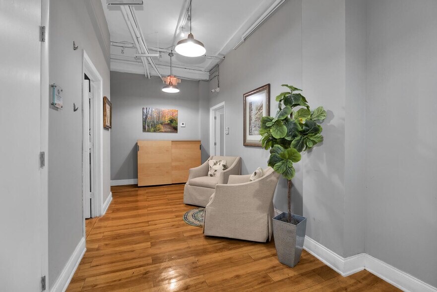 More Photos Of 2334-2346 Ponce De Leon Blvd, Coral Gables Office For Lease